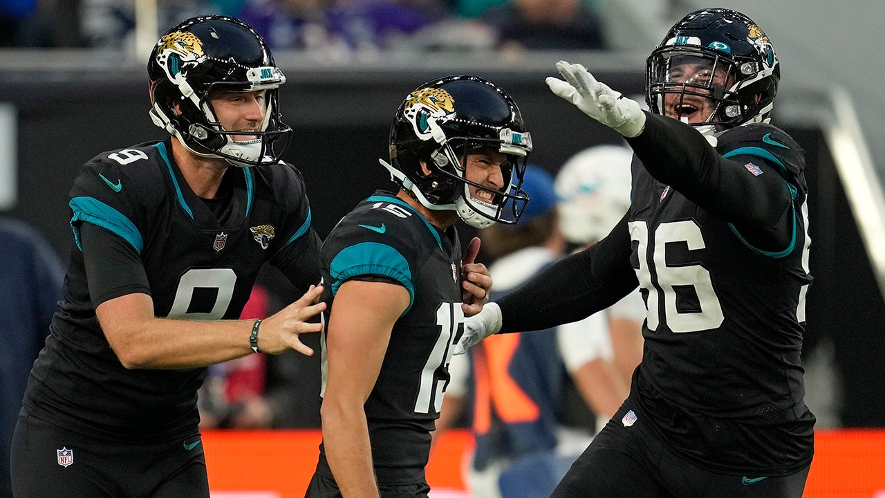 Jaguars kicker Matthew Wright earns NFL honor for last-second, 53-yard  field goal vs. Dolphins