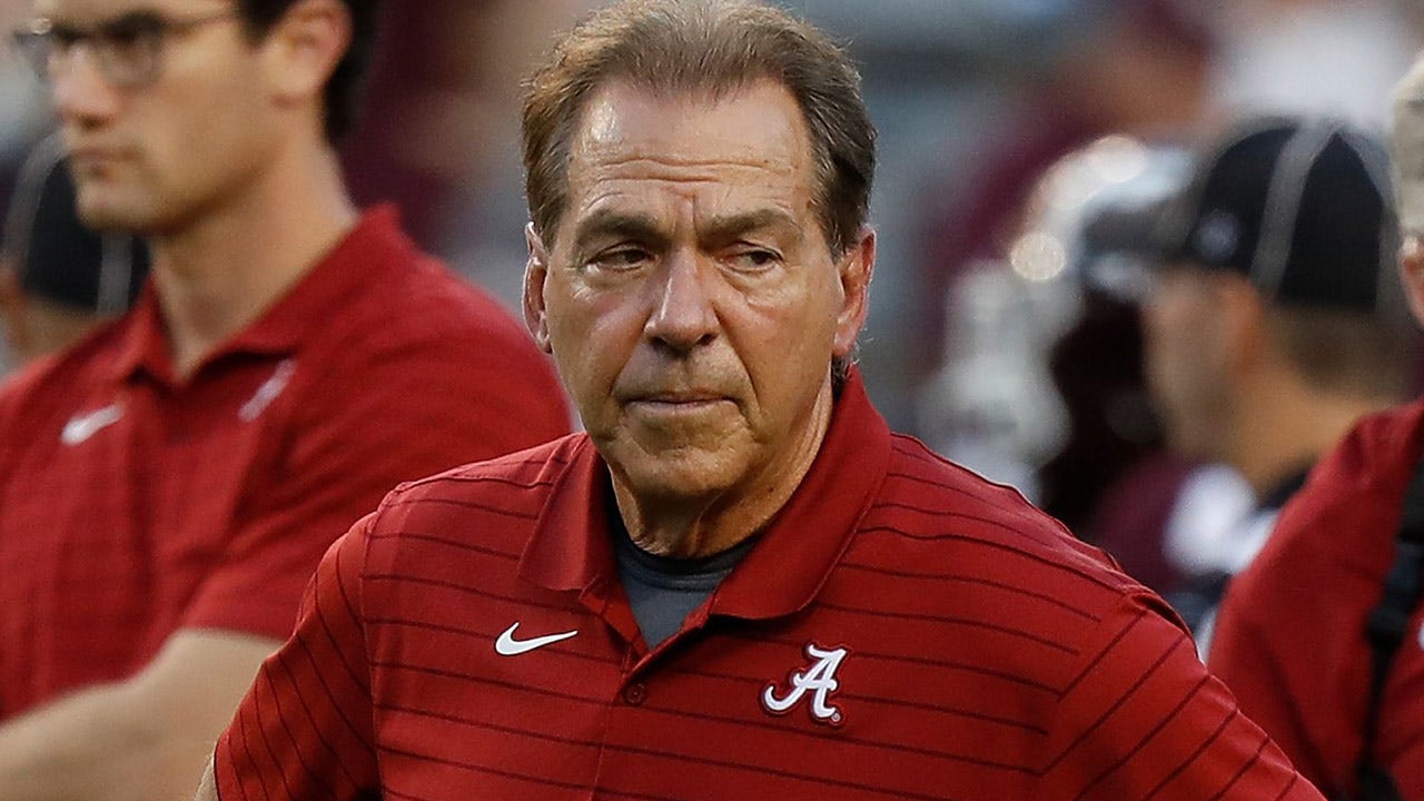 Nick Saban tries to tamp down ‘self-absorbed’ fans’ high expectations