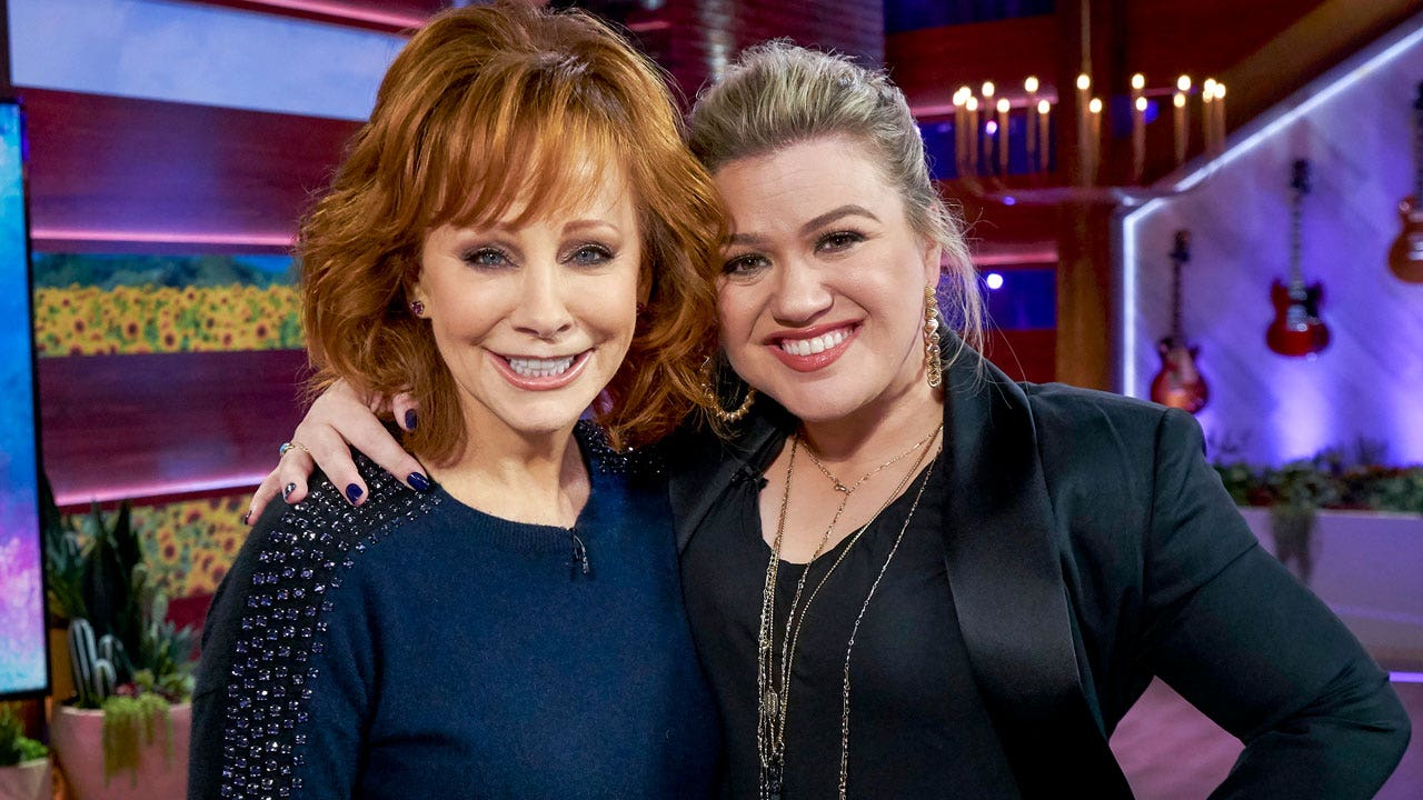 Reba McEntire on Kelly Clarkson's messy divorce: 'I am pulling for both of them'