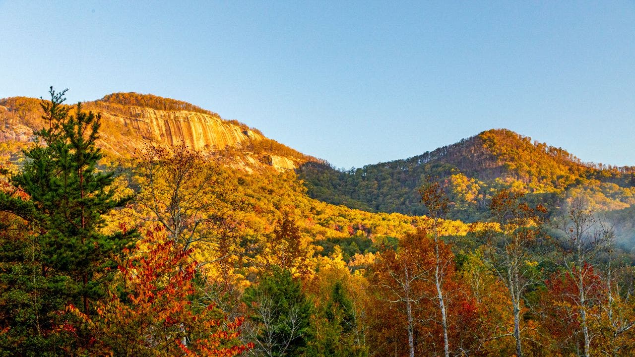 Explore these fall hikes around the US