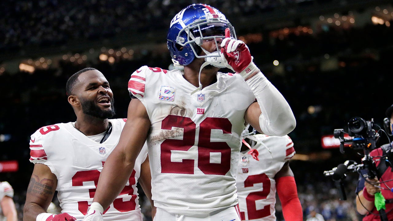 Giants' Saquon Barkley scores game-winning TD for team's first win of 2021