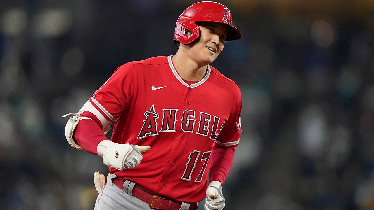 Mariners lose to Angels 7-3 as playoff drought continues