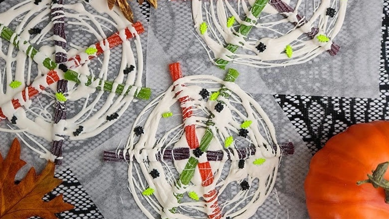 Mini, sour spiderwebs to make with kids this Halloween