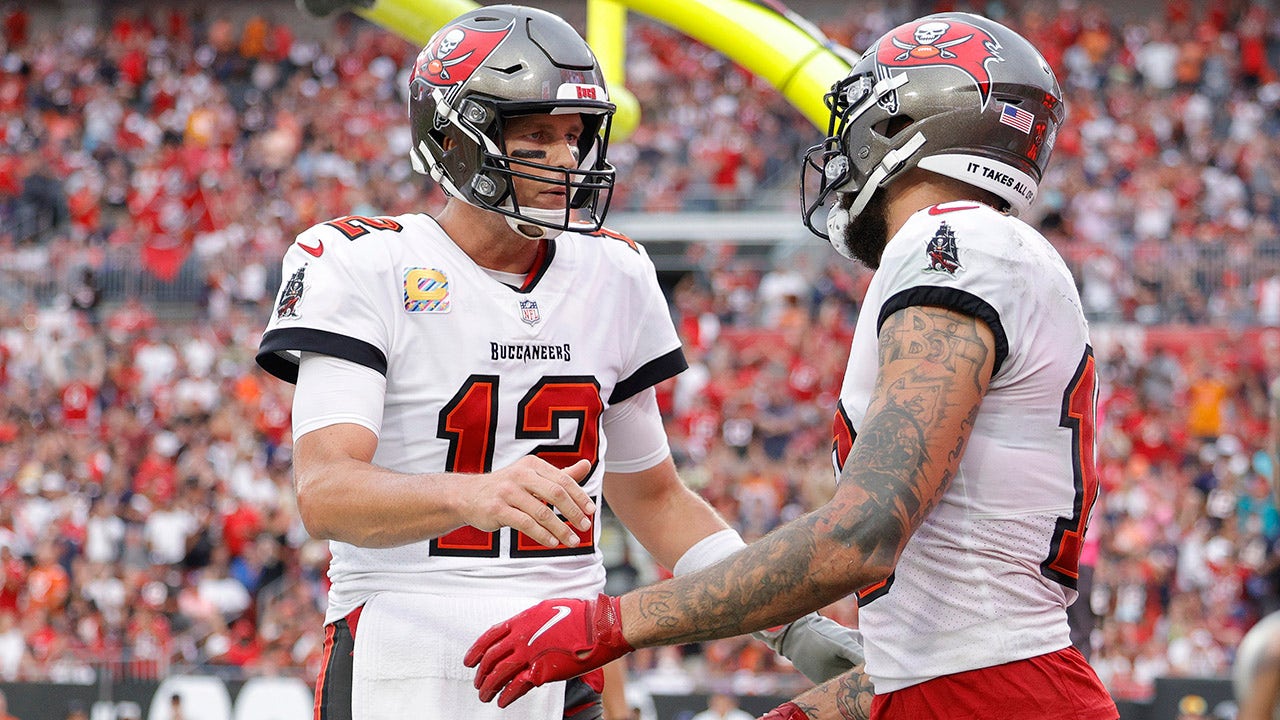 Chicago Bears 3-38 Tampa Bay Buccaneers: Tom Brady throws 600th career  touchdown as Bucs crush Bears, NFL News