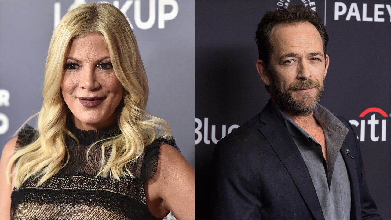 Tori Spelling recalls Luke Perry going 'to brawl' for her amid a 'verbally abusive relationship' - Fox News