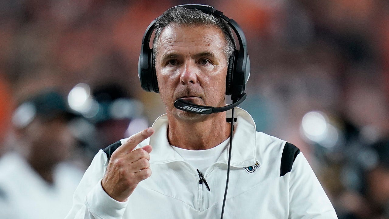 Winless Jags face Bengals on Urban Meyer's return to Ohio