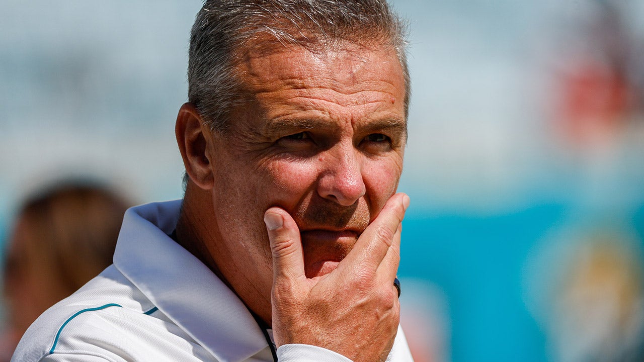 Jaguars' Urban Meyer trends on social media after video goes viral