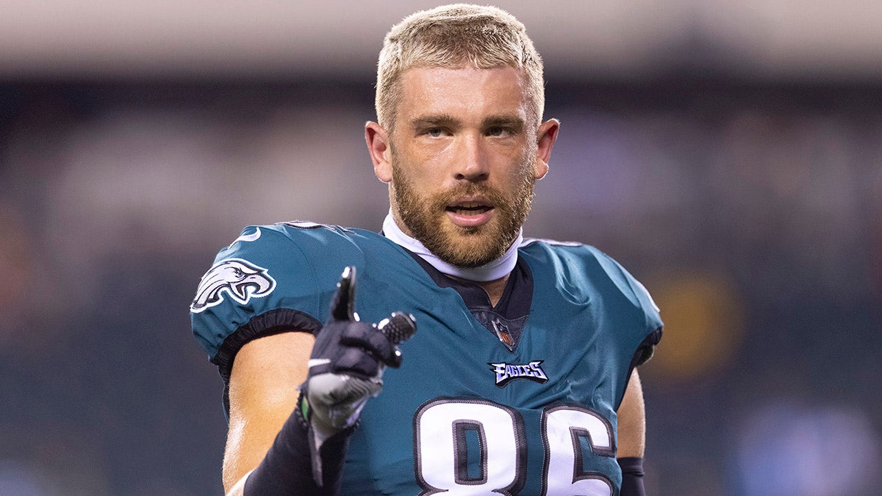 Eagles trade Zach Ertz to Cardinals after more than 8 years in Philadelphia