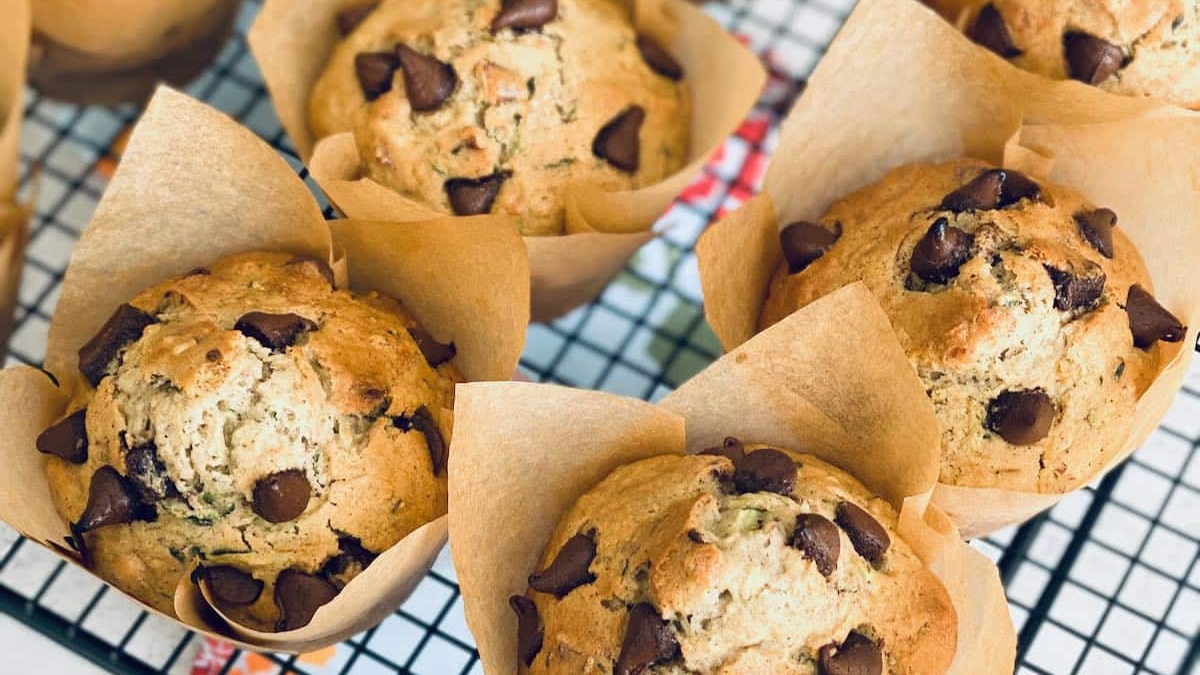 Moist zucchini chocolate chip muffins: Try the recipe