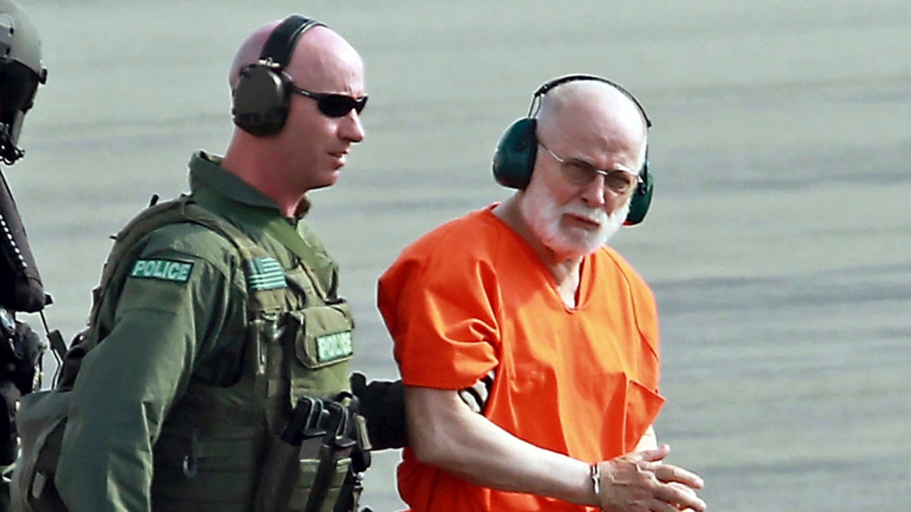 Read more about the article Inmates accused of killing Whitey Bulger in prison agree to plea deals: 3 facts from gangster’s FBI files