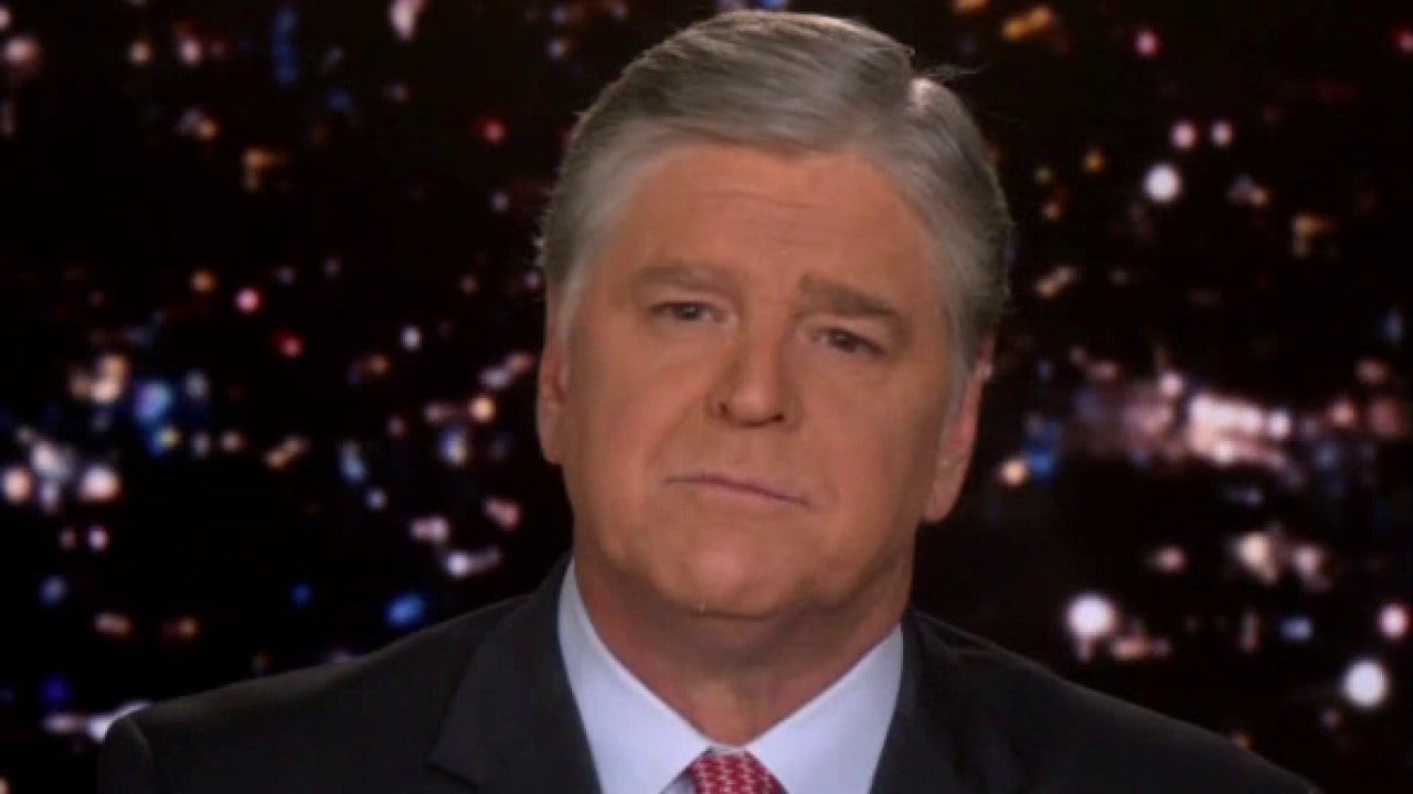 Hannity blasts media, left for claiming racism while 'vilifying' Rittenhouse and judge