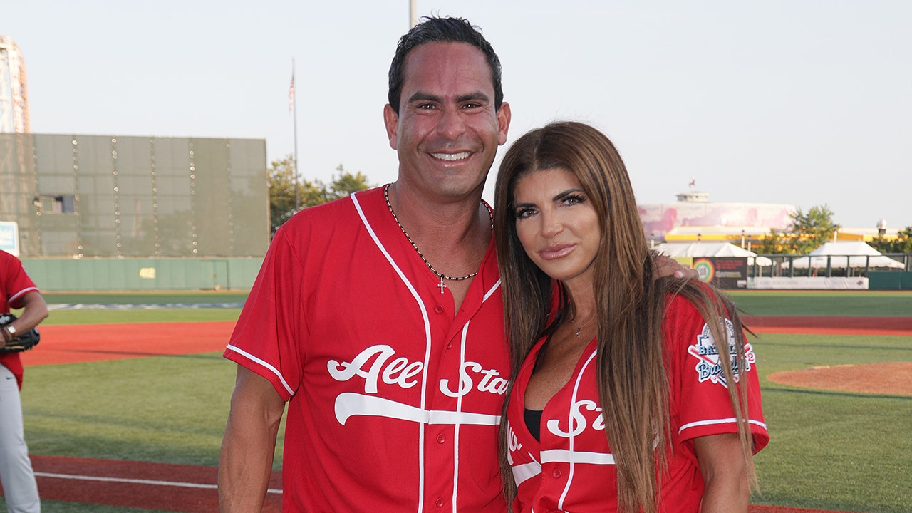 'Real Housewives' star Teresa Giudice engaged to Luis Ruelas