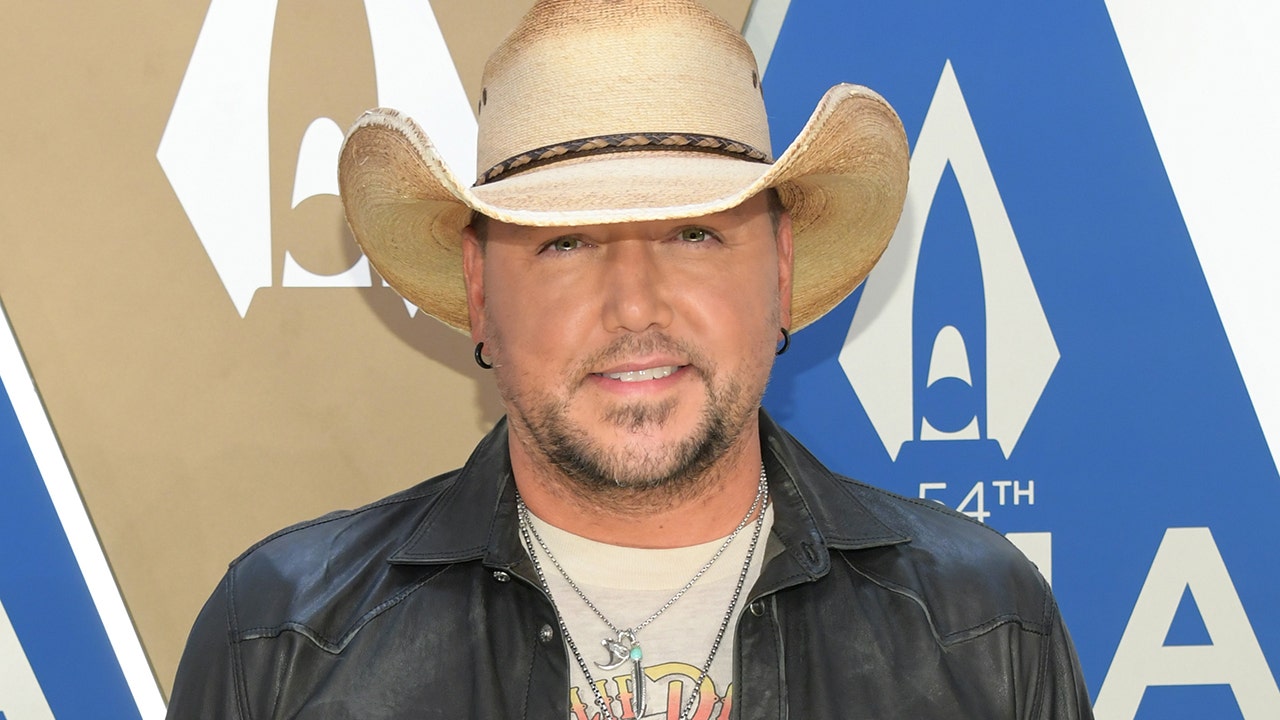 Jason Aldean's tour bus crashes in West Virginia ahead of show