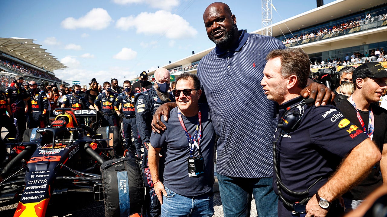 Shaq makes Formula One drivers look tiny on Texas Grand Prix podium