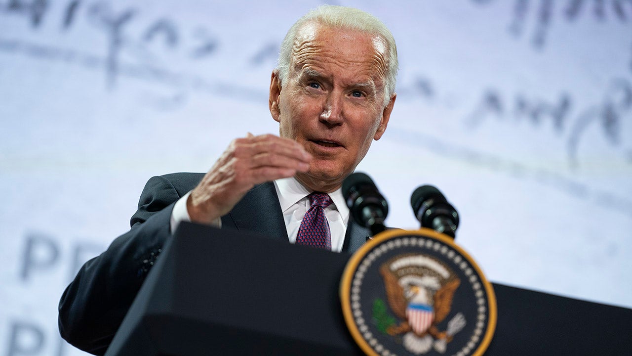 Biden appears to use prepared list of reporters again following G20 summit in Rome
