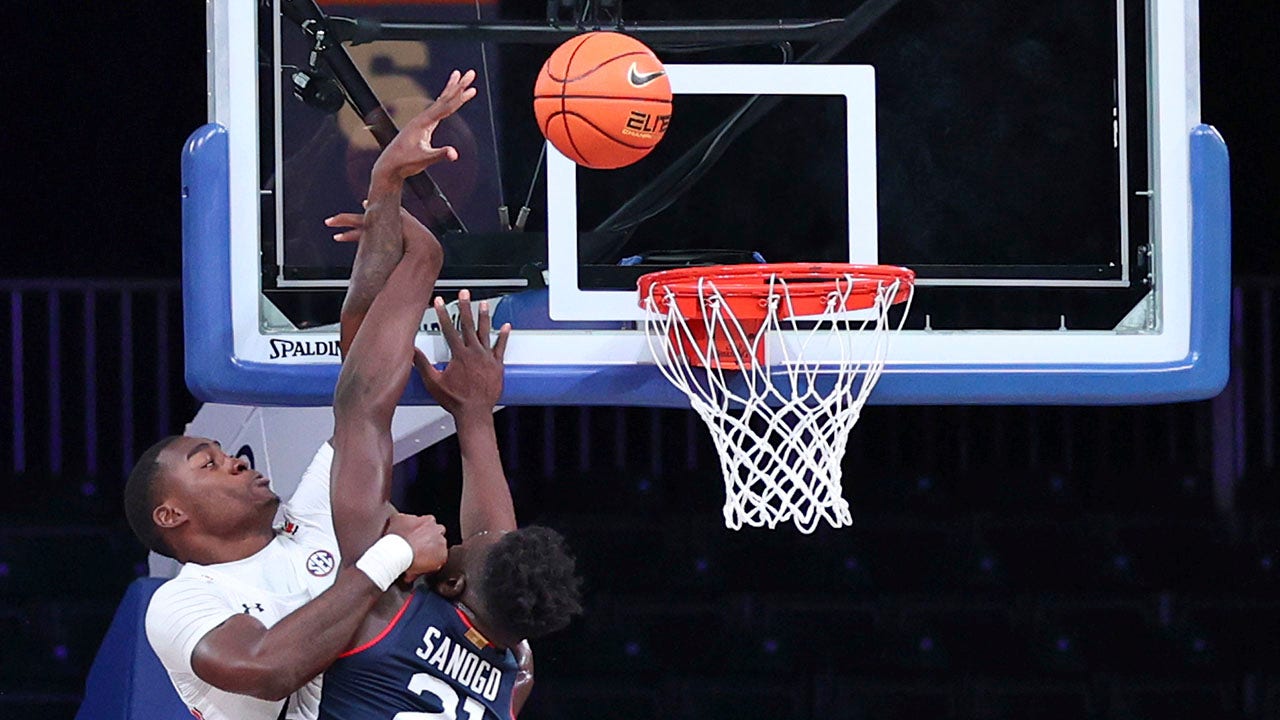 No. 22 UConn survives, beats No. 19 Auburn 115-109 in 2OT
