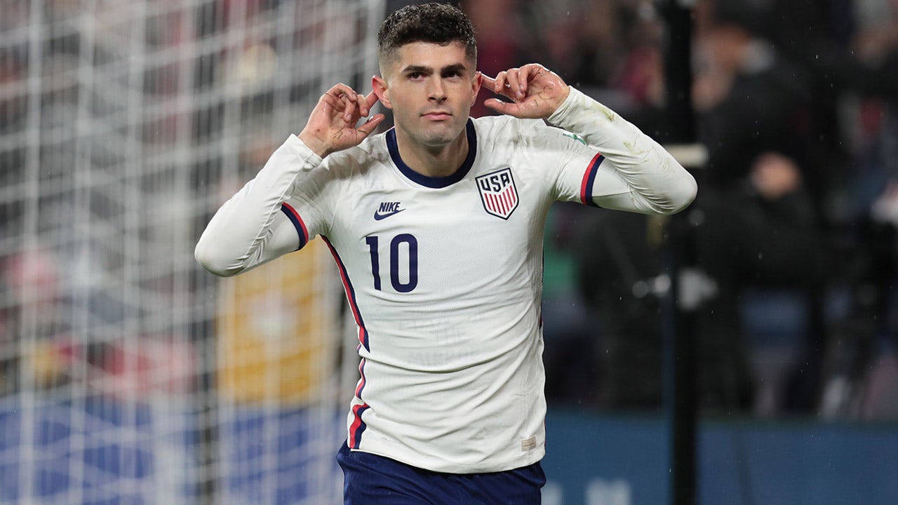 US soccer star Christian Pulisic scores clutch goal vs Mexico, sends  message to goalkeeper | Fox News