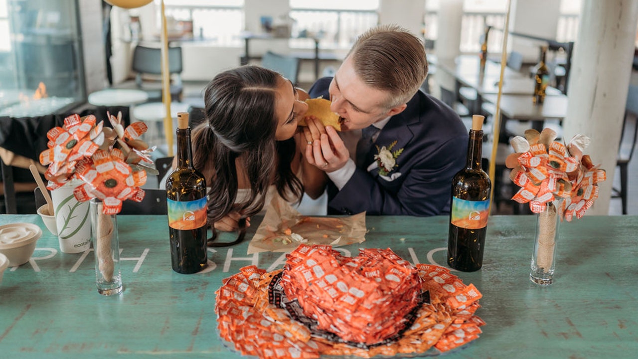 FOX NEWS: California couple gets married at 'most beautiful' Taco Bell: 'It was the best of both worlds'