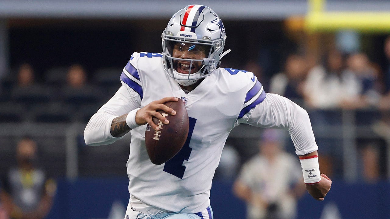 Cowboys feature red stripe on helmet as part of NFL's Salute to Service  initiative