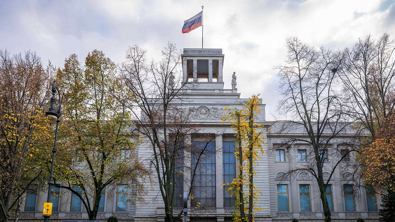 Nhà ngoại giao Nga bị phát hiện chết ở Berlin, đại sứ quán từ chối khám nghiệm tử thi