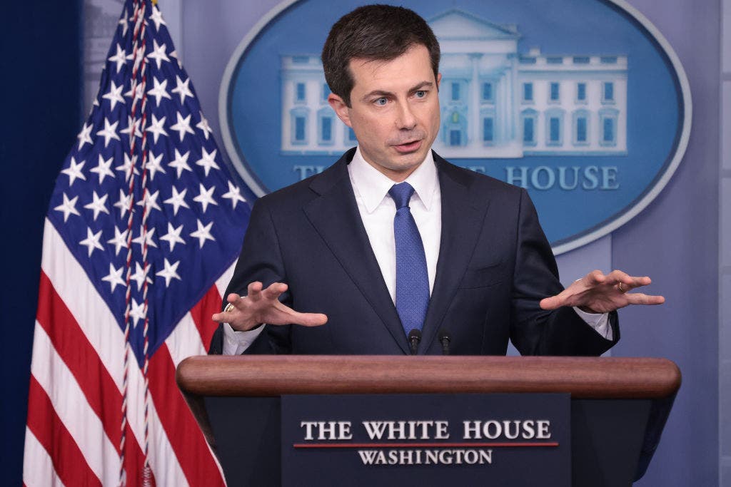 CNBC host to Buttigieg on national debt: 'No one' with credit card bills 'thinks the answer is to spend more'