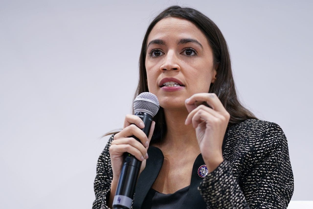 AOC, other House Dems press NYC prosecutors on 'excessive bail' for prisoners