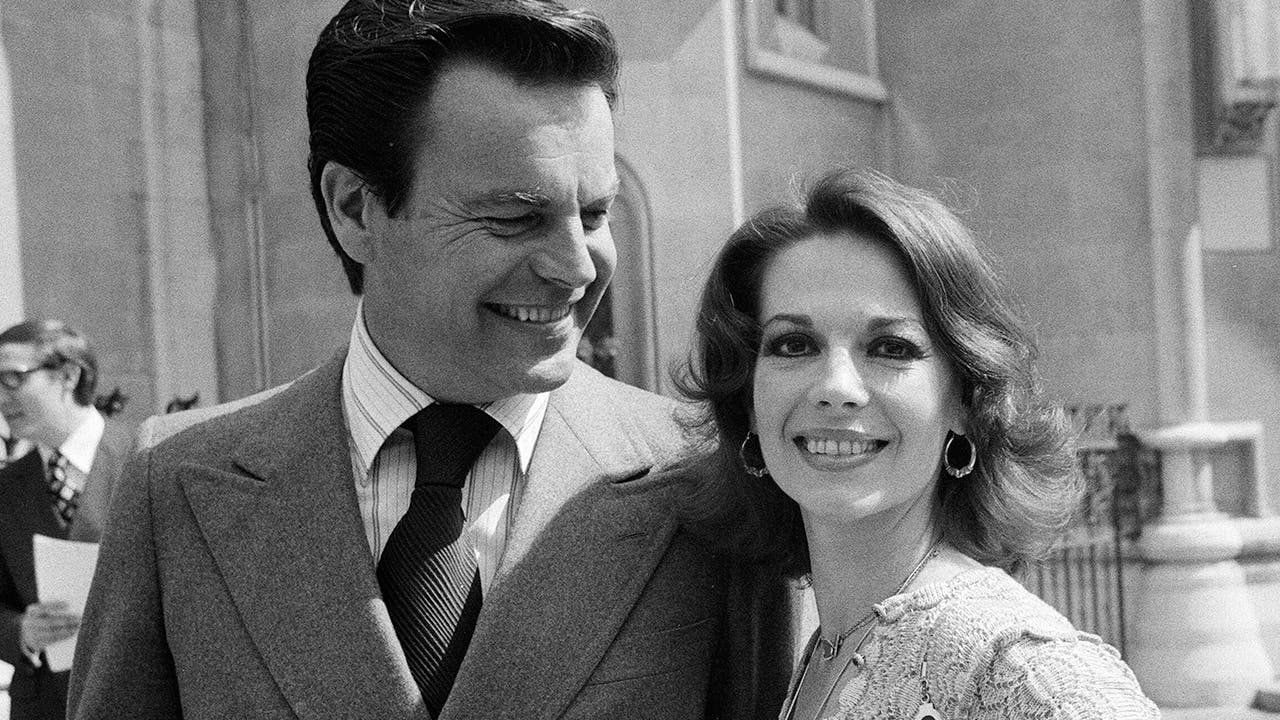 Natalie Wood's sister says she doesn't expect 'a deathbed confession' from Robert Wagner about star's death