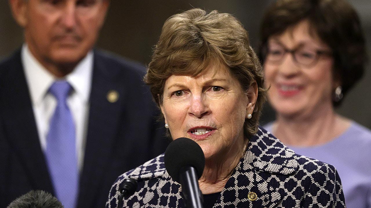 Dem senator warns Supreme Court of 'revolution' if Roe v. Wade is overturned