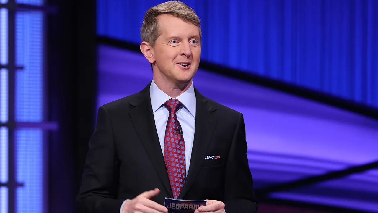 'Jeopardy!' contestant's shockingly low score disqualifies him from final 'Jeopardy!' round