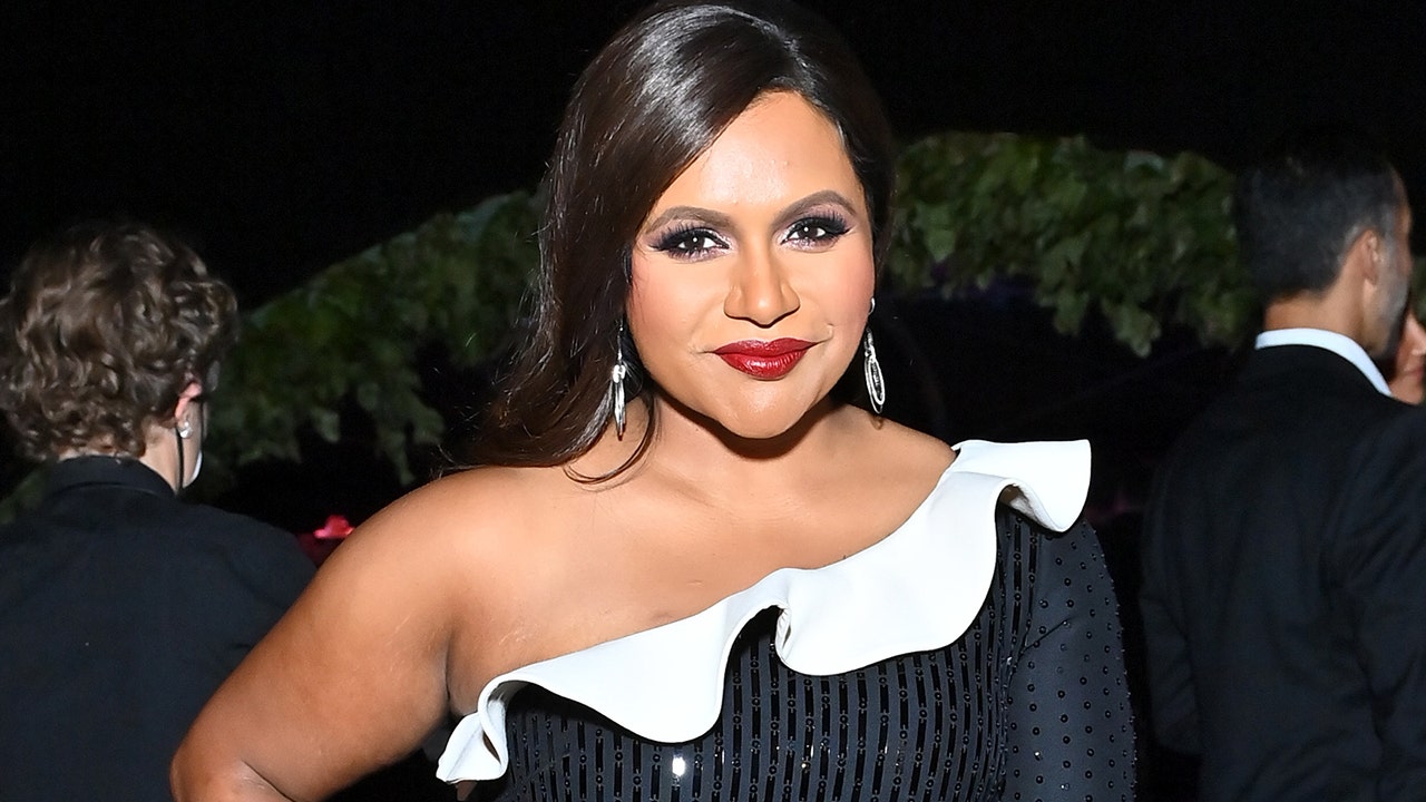 Mindy Kaling enjoys Thanksgiving with ultra-rare photo of kids during beach outing: ‘What I'm grateful for'