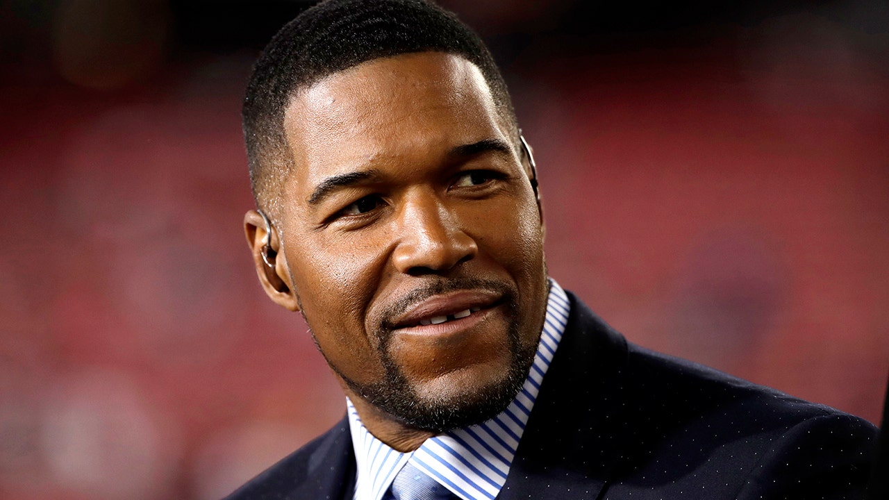 Michael Strahan football from Blue Origin space trip gets Hall of Fame display in Canton