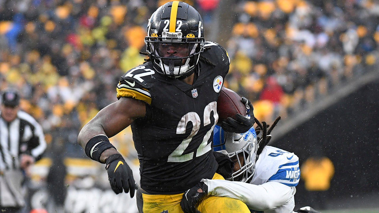 Comedy of errors as Steelers, Lions slog to tie