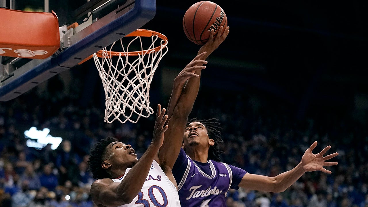 Agbaji scores 25 points, No. 3 Kansas beats Tarleton 88-62