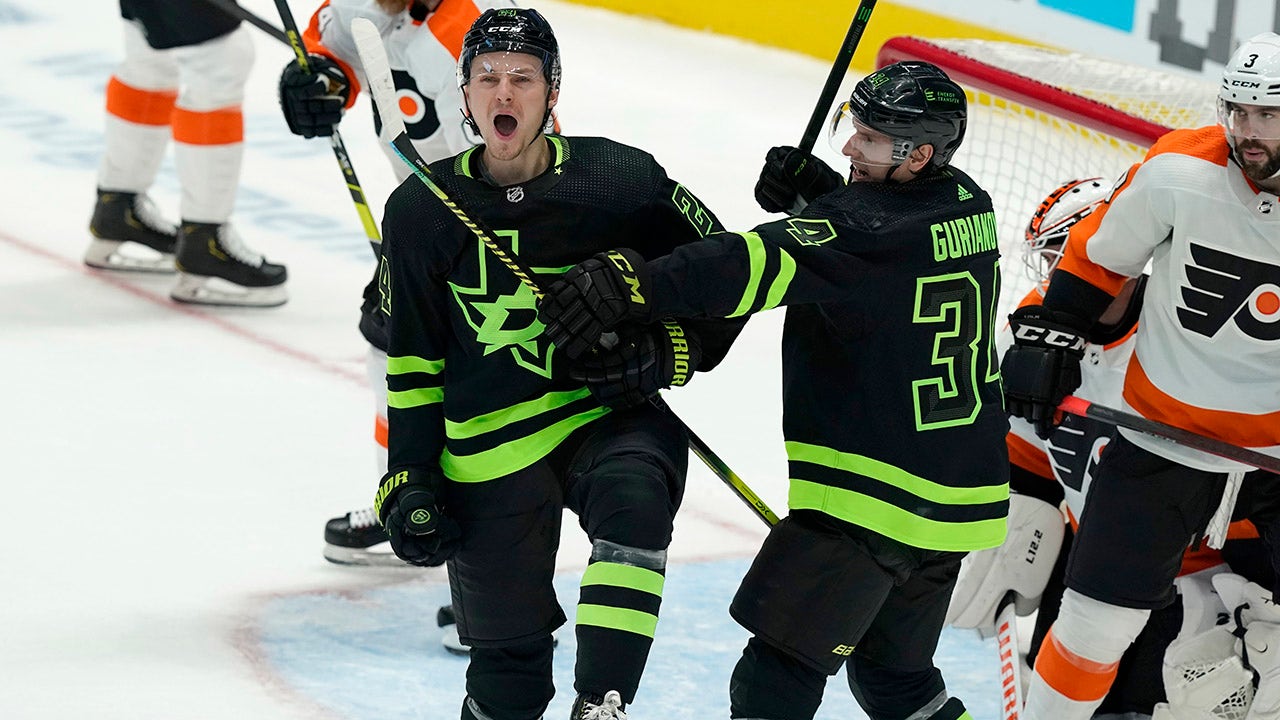 Five Stars score in 1st regulation win, 5-2 over Flyers