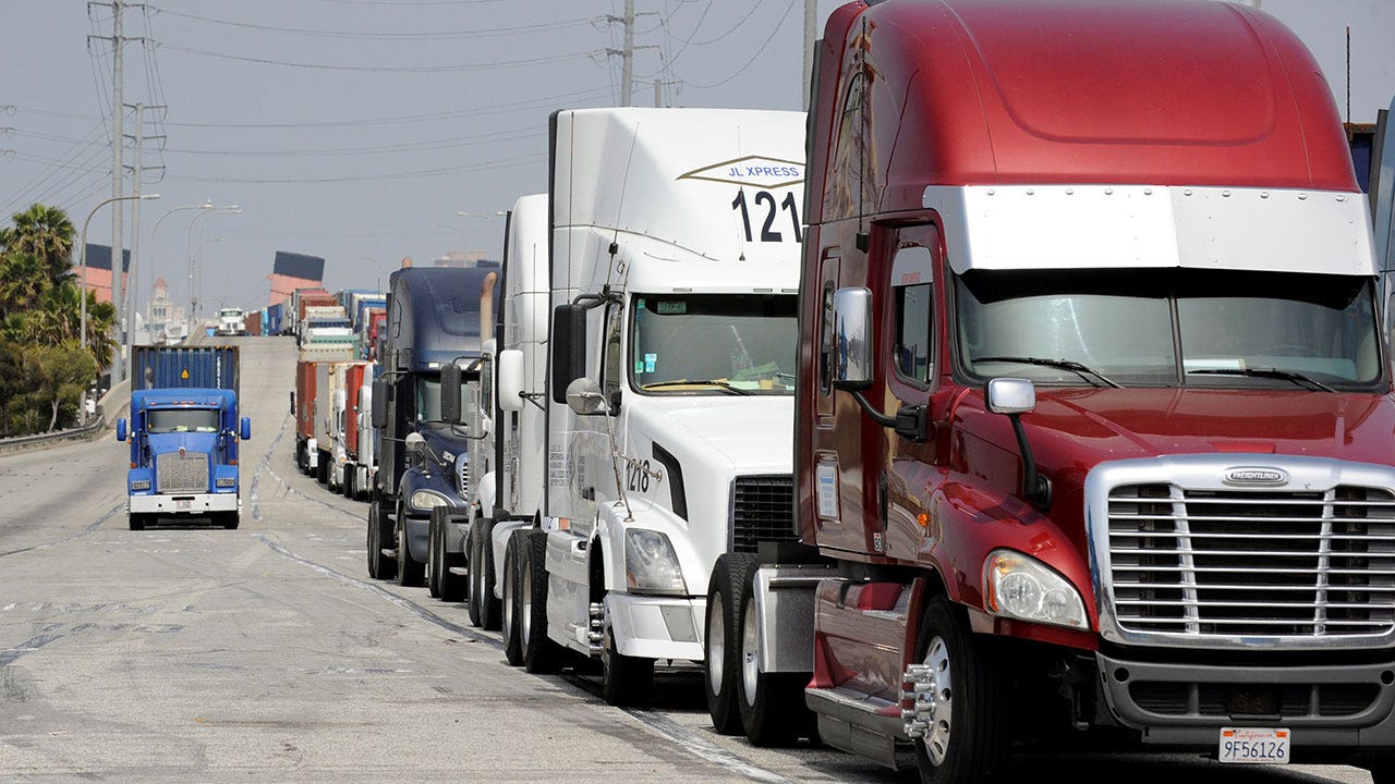 Canada is resisting calls to repeal the mandatory vaccination for cross-border truckers