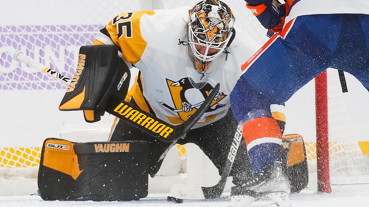 Jarry, Pens keep Isles winless in new arena, 1-0