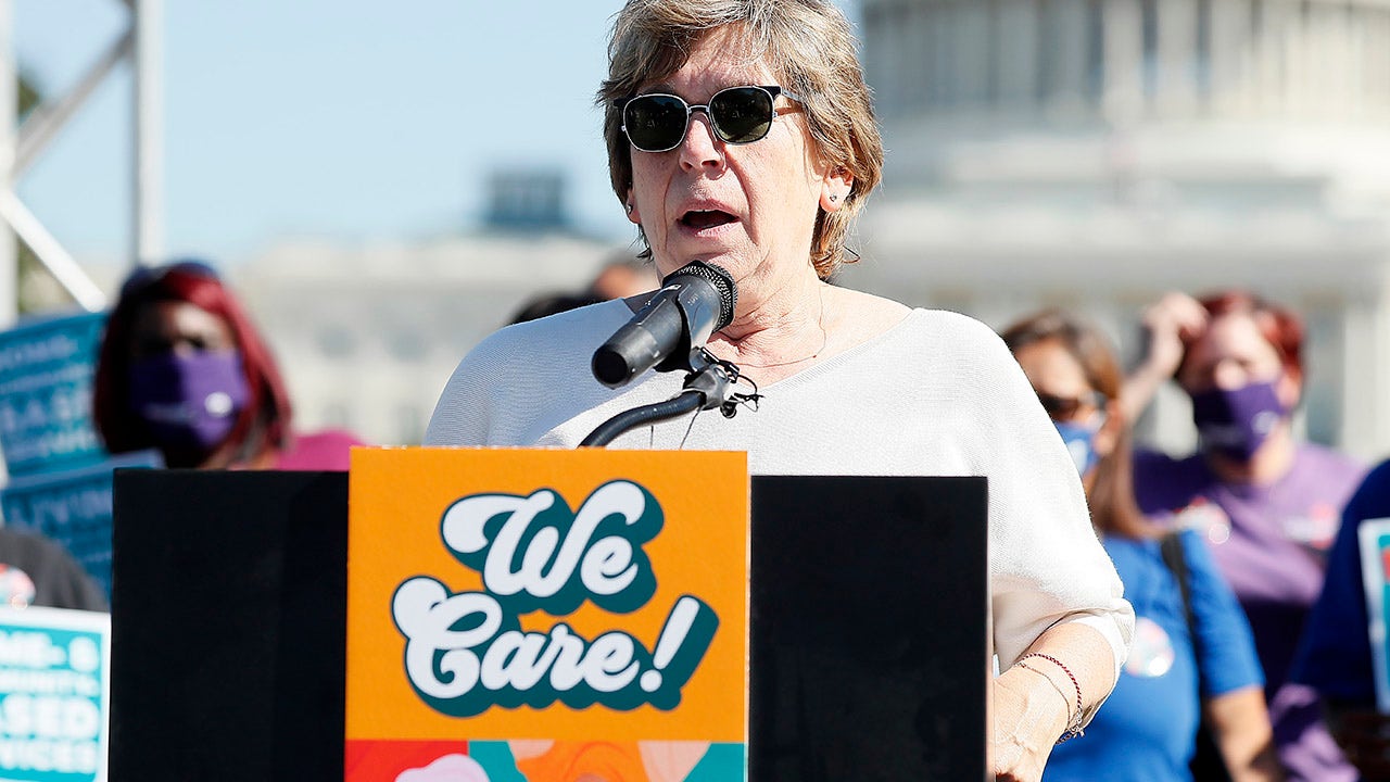 Randi Weingarten appears to endorse Minneapolis district policy to lay off White teachers first