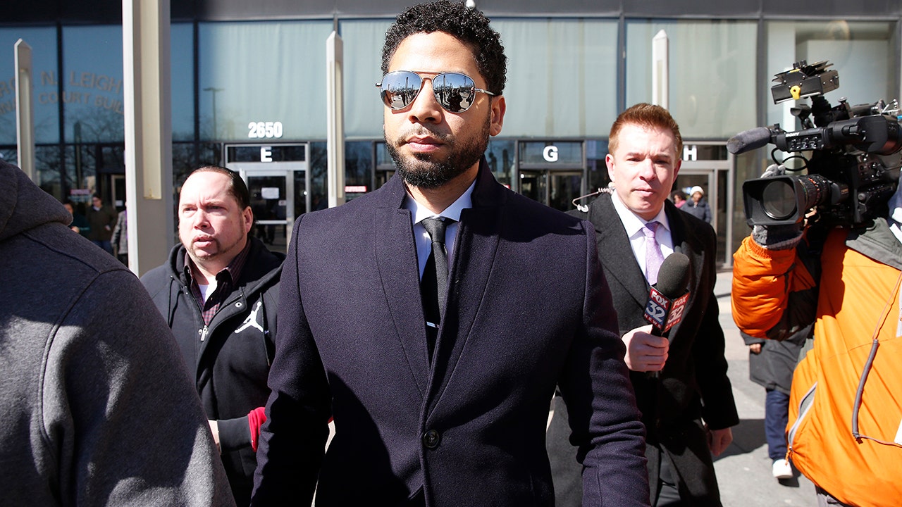 Jussie Smollett trial: Judge orders no cameras, press in courtroom during jury selection