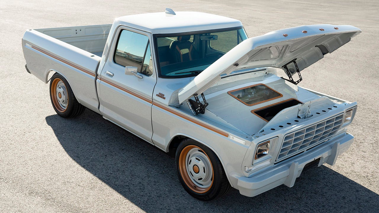 The Ford F-100 Eluminator is a DYI electric pickup