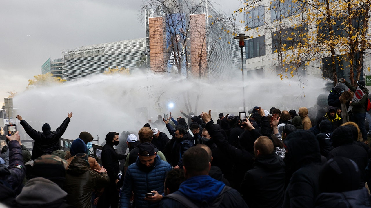 Dutch leader slams rioters across Netherlands as ‘idiots’ – Fox News