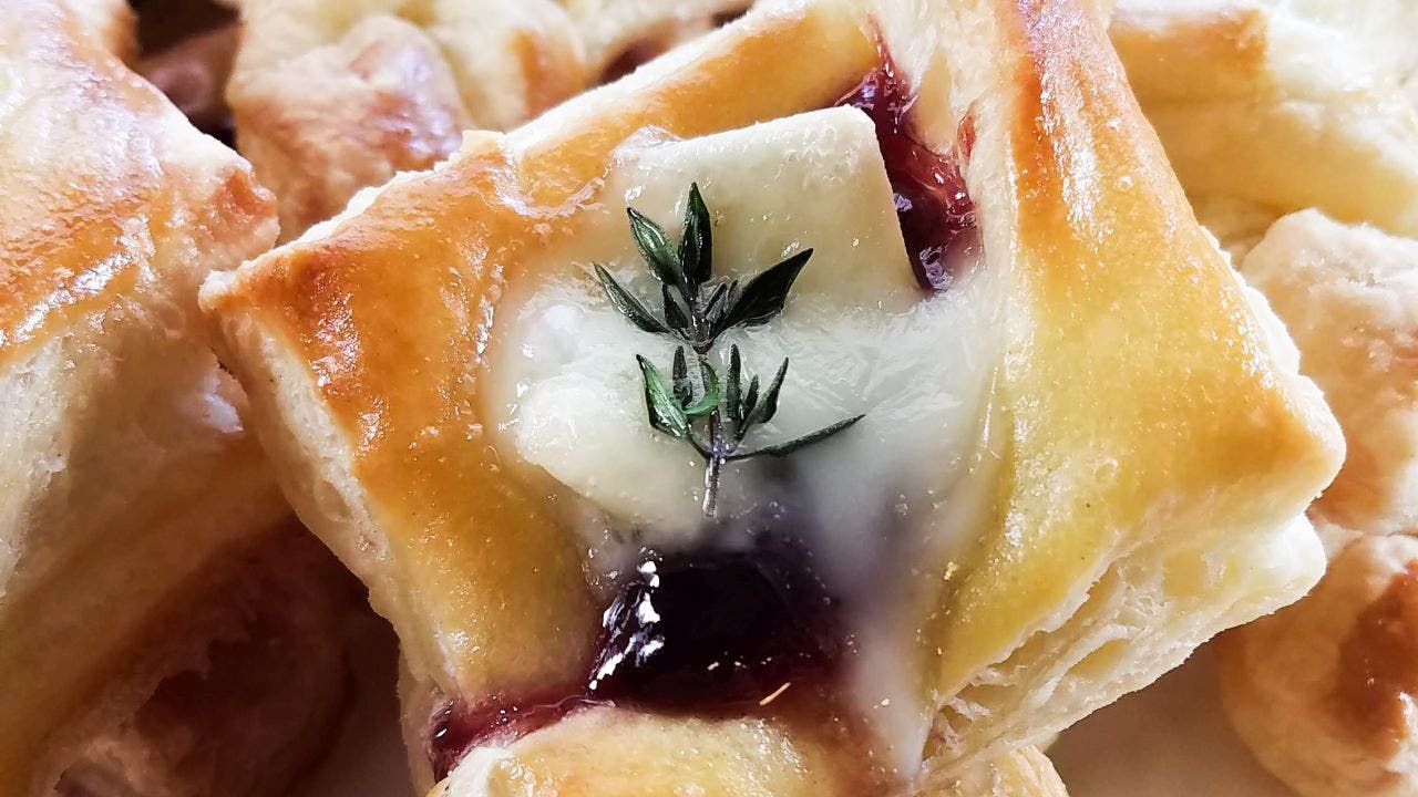 How to make cranberry brie tartlets for Thanksgiving dessert