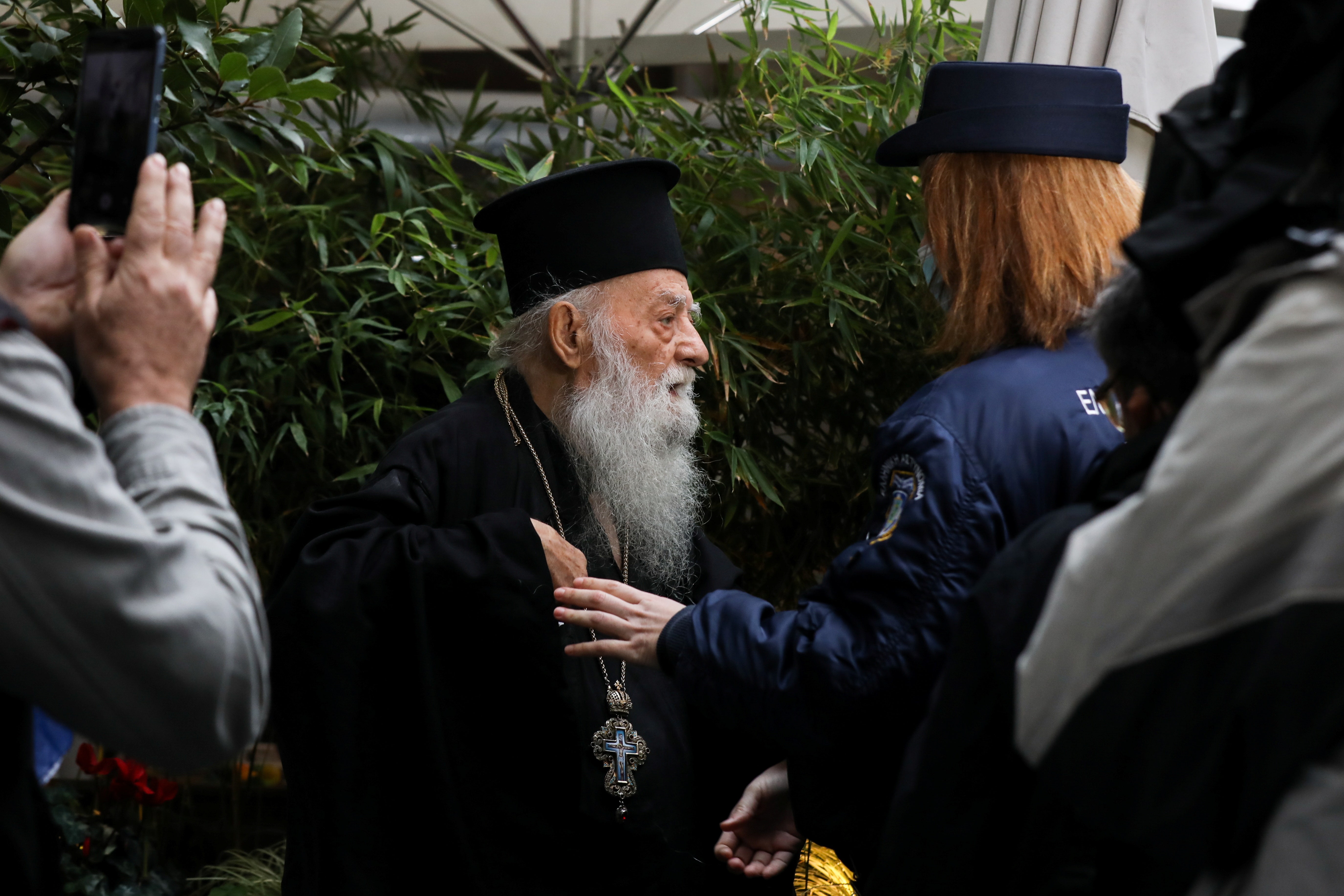Greek Orthodox priest heckles Pope Francis, calls him 'a heretic'
