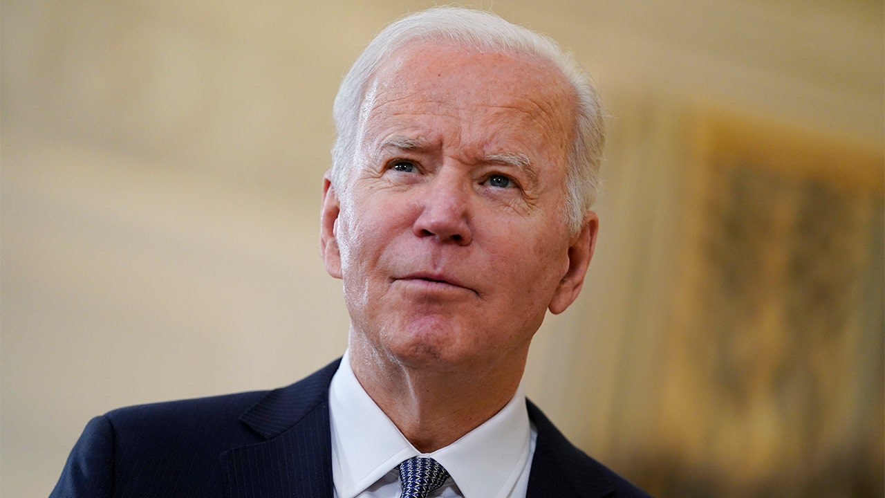 Washington Post columnist knocks Biden for 'passing the buck' on Afghanistan fallout