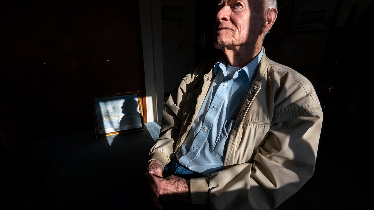 101-year-old Pearl Harbor survivor, other veterans attend ceremony remembering historic day