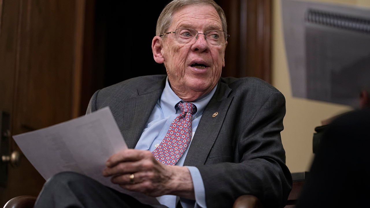 Johnny Isakson, former Georgia Republican U.S. senator, dies