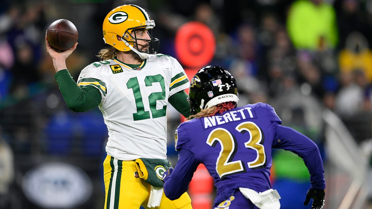 Packers Clinch Playoff Berth as Ravens Again Play the Odds - The New York  Times