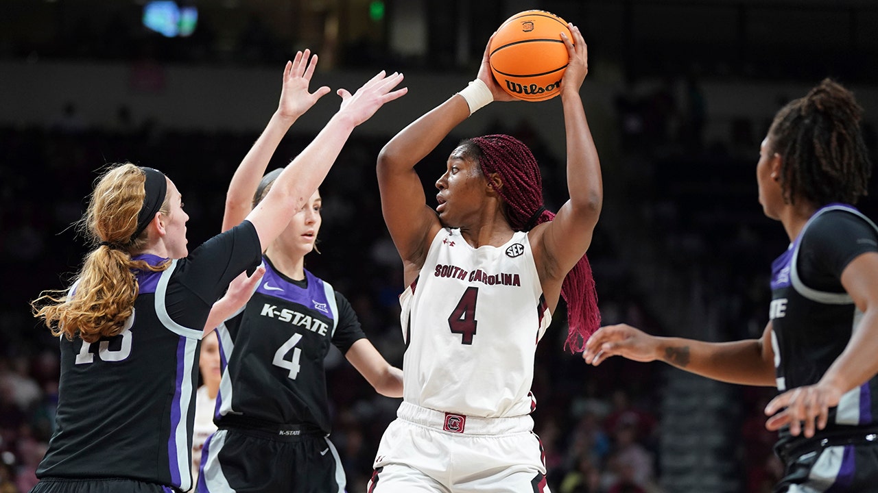 Boston leads No. 1 South Carolina to 65-44 win over Wildcats