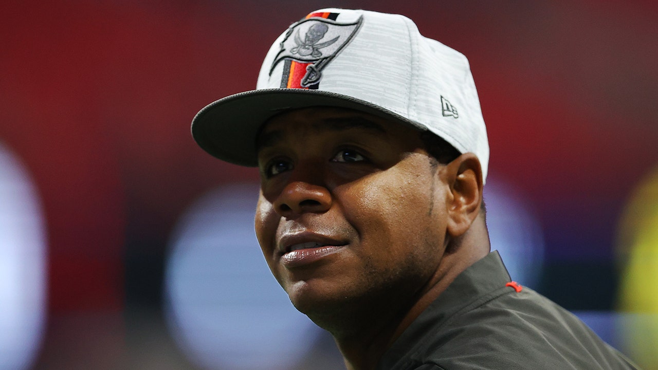 Report: Byron Leftwich Expected To Pull Out of Consideration for  Jacksonville Jaguars - Sports Illustrated Jacksonville Jaguars News,  Analysis and More
