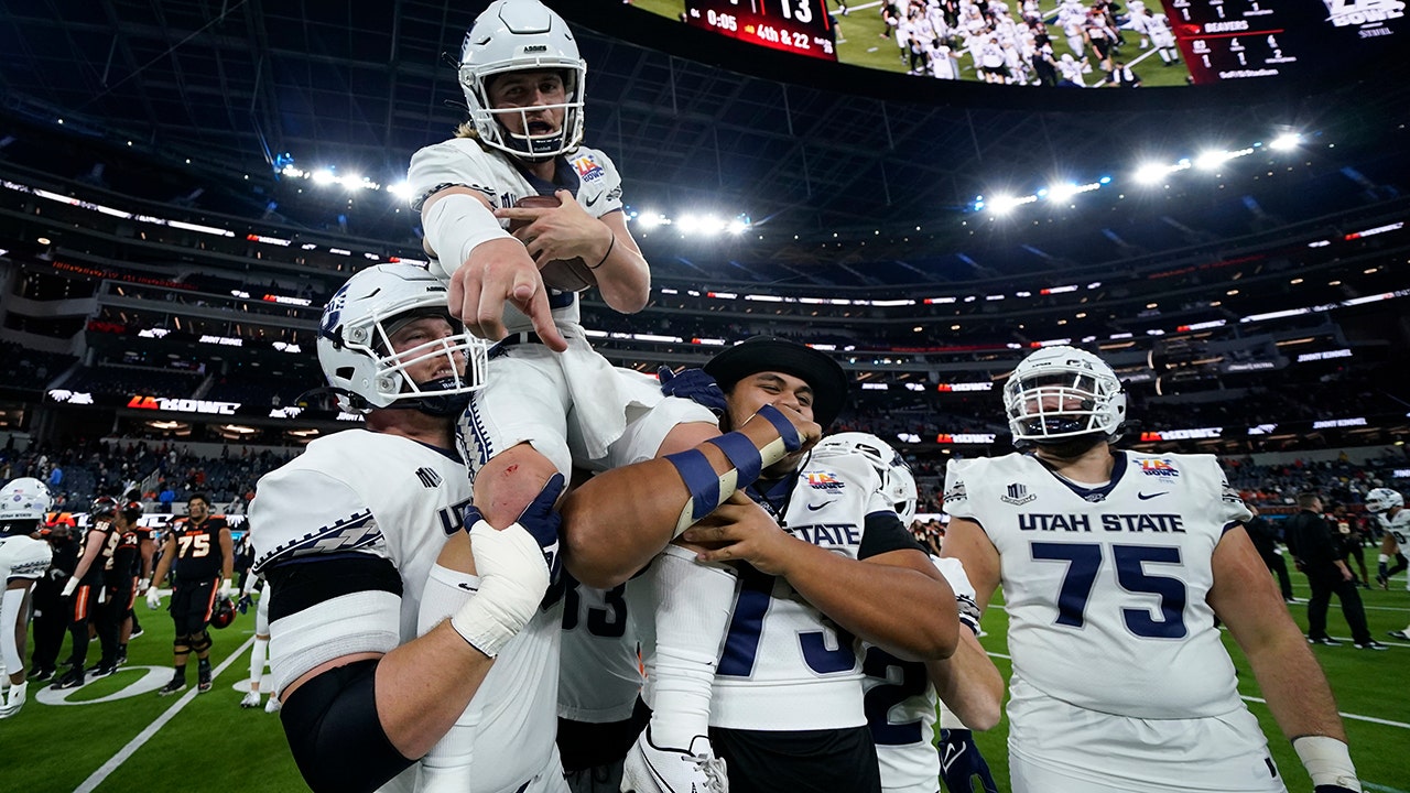 Utah State's Thompkins Is Nation's Top Wide Receiver 