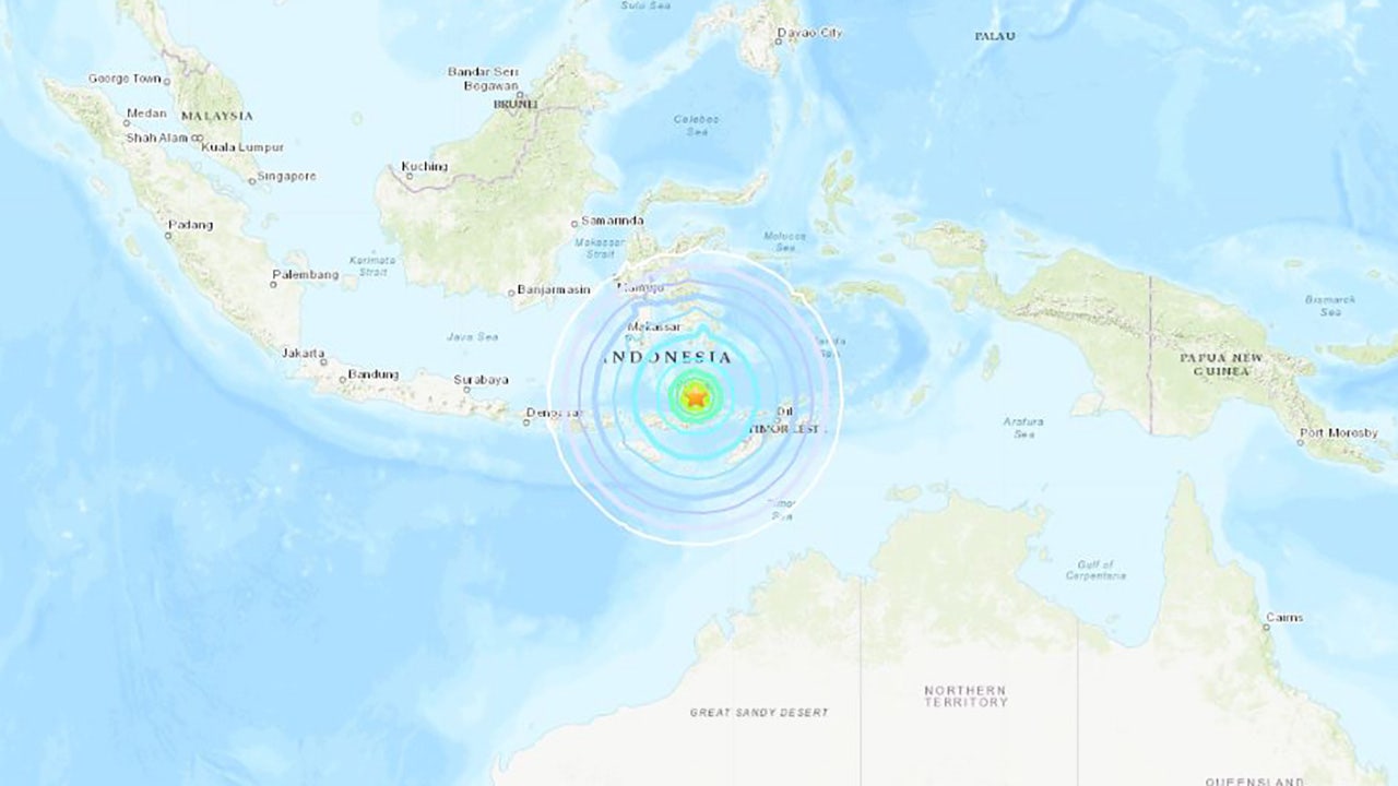 7.3 undersea quake in Indonesia triggers tsunami warning